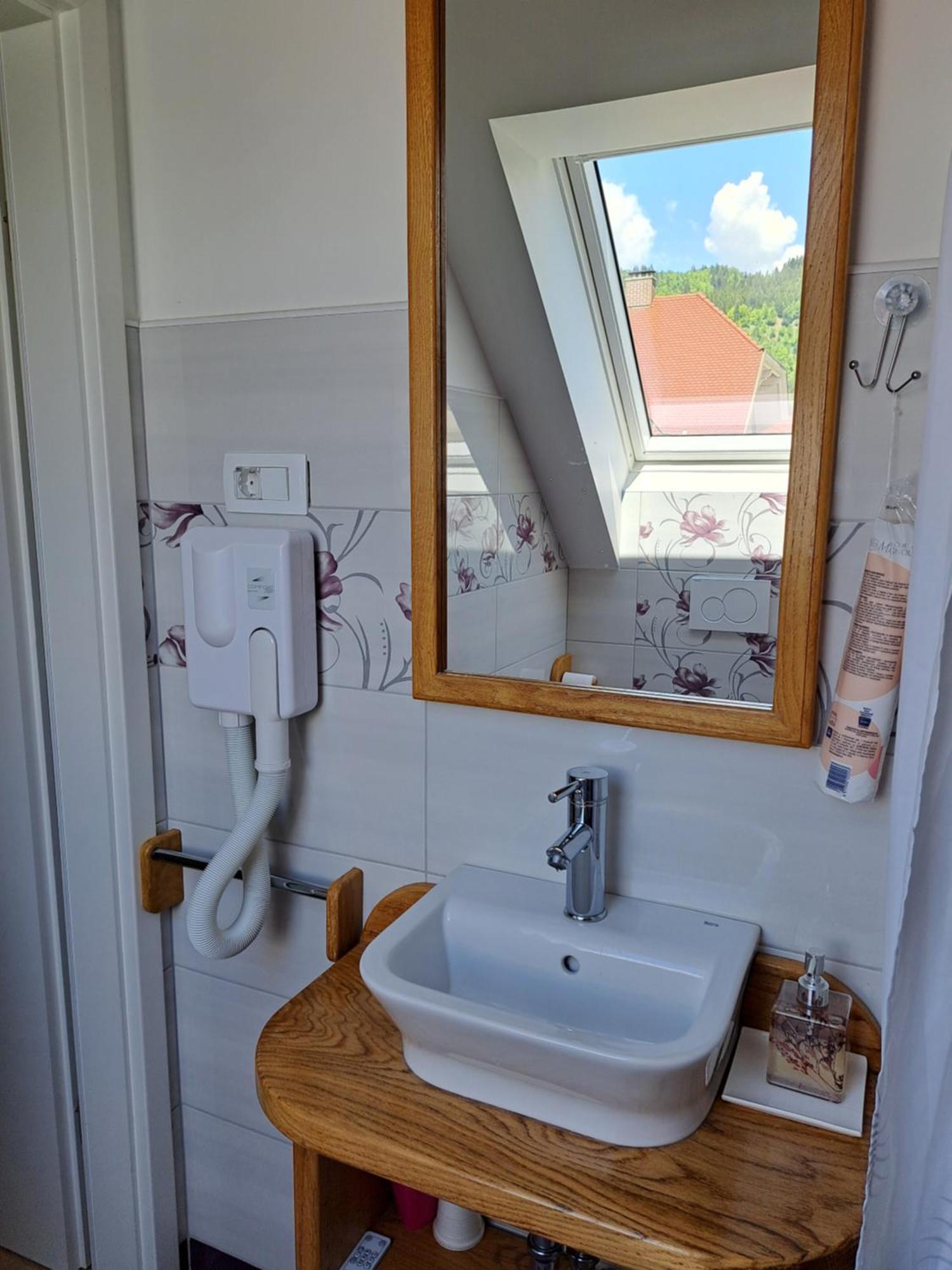 Ferienwohnung Apartmaji Magda Zgornje Gorje Exterior foto